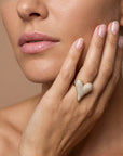 Goudkleurige verstelbare hart ring met strass | Love Struck