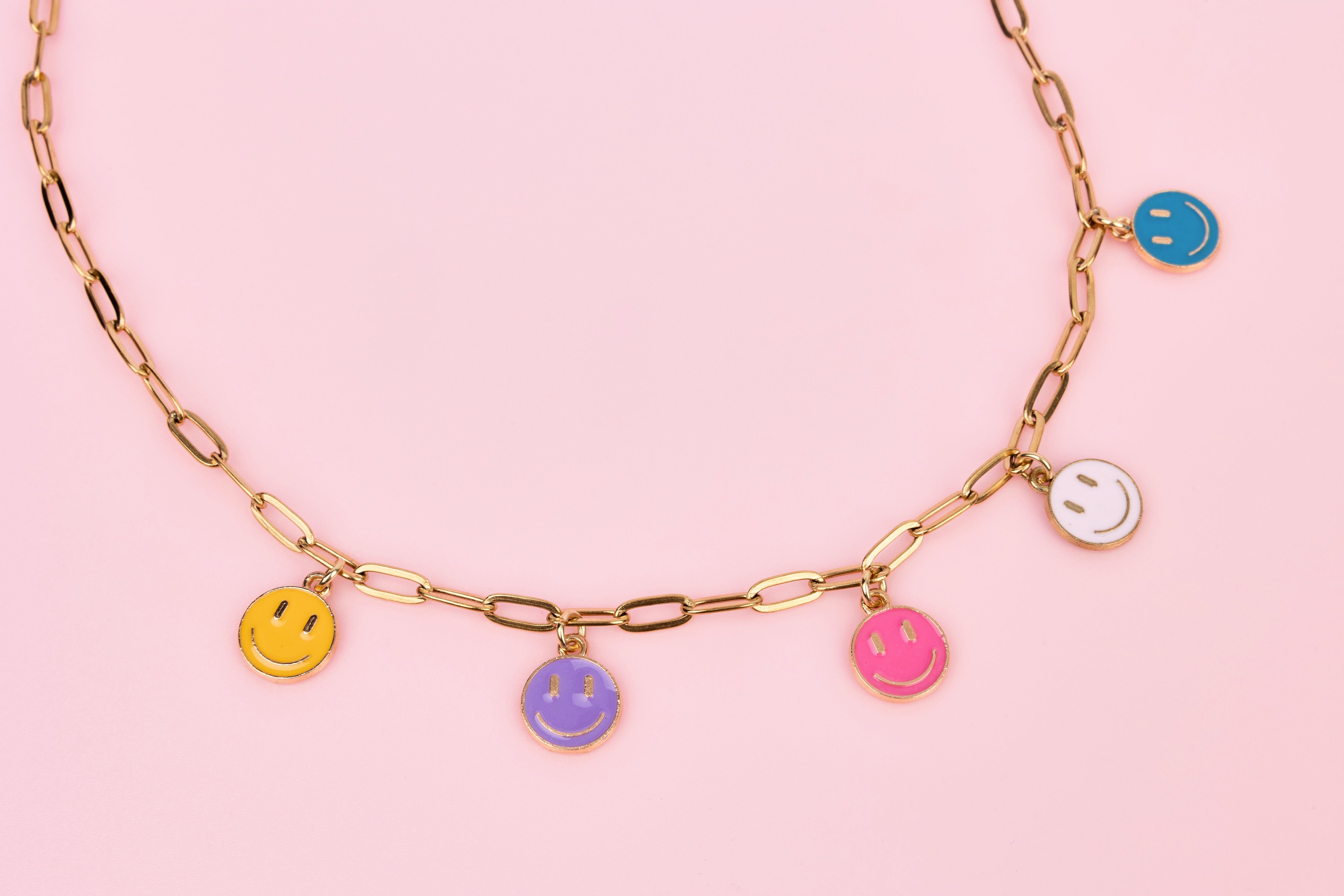 Ketting met 5 gekleurde smileys - handgemaakt