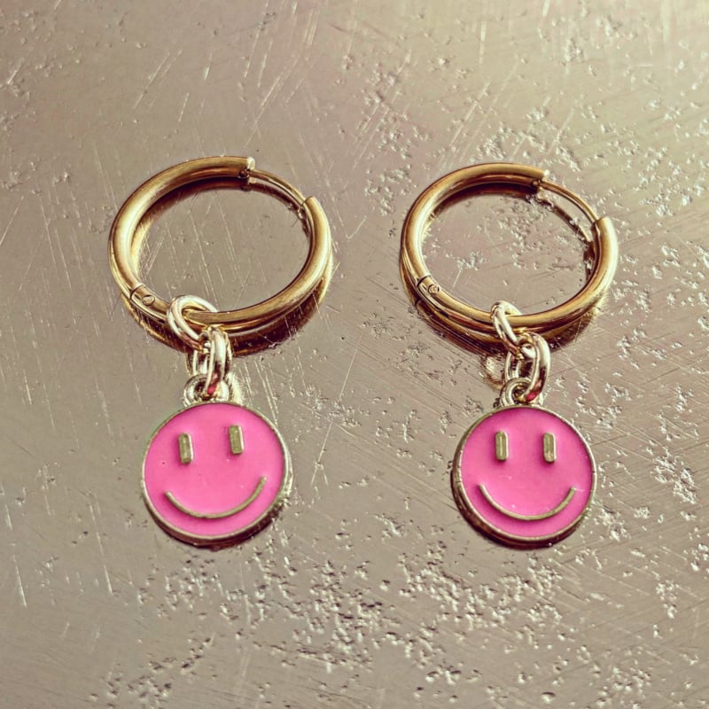 Be Lovely - Smile! Roze Smiley Oorringen | Hypoallergene Stainless Steel Sieraden