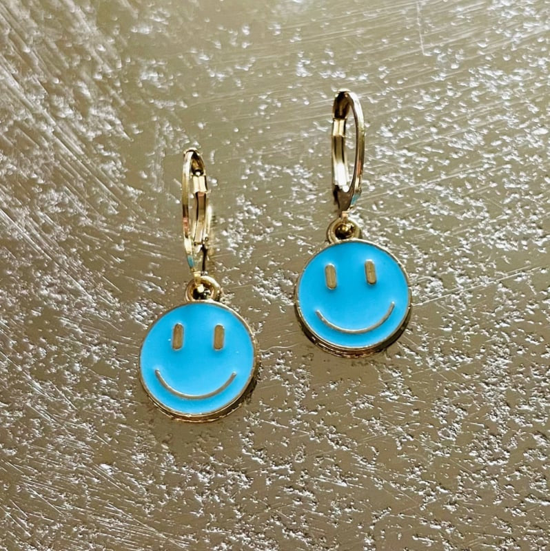 Be-Lovely | Prachtige 24k Vergulde Stainless Steel Oorringen met Blauwe Smilies