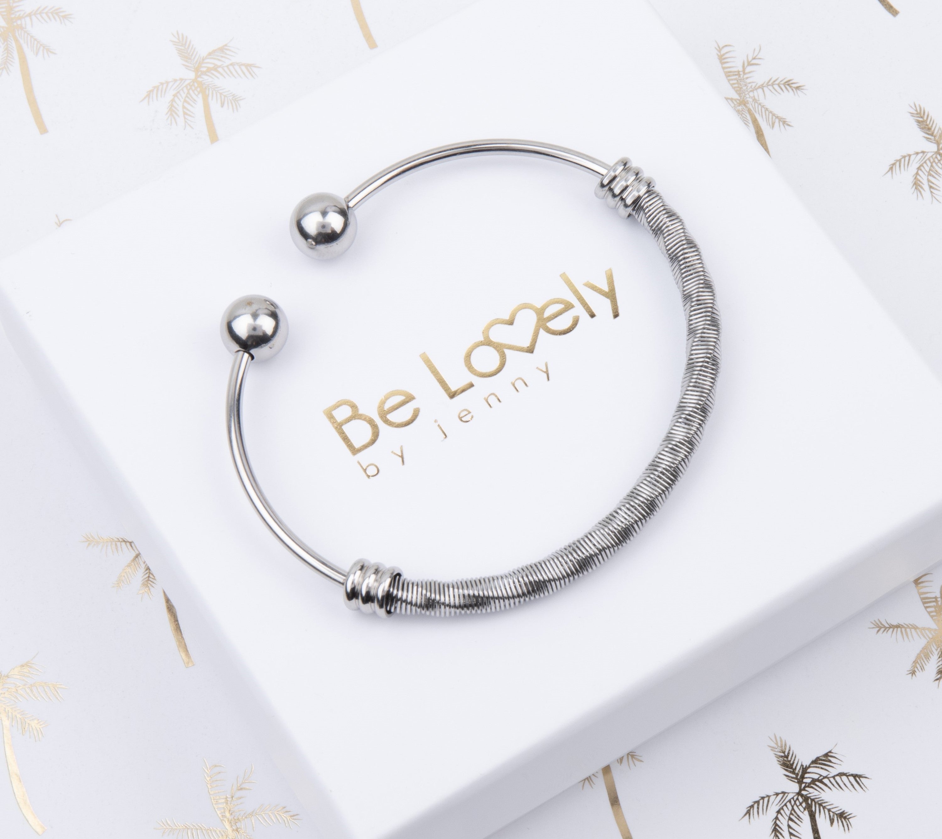 Be-Lovely | Stijlvolle Stainless Steel Armband met Twist - Voorkomt Verkleuring