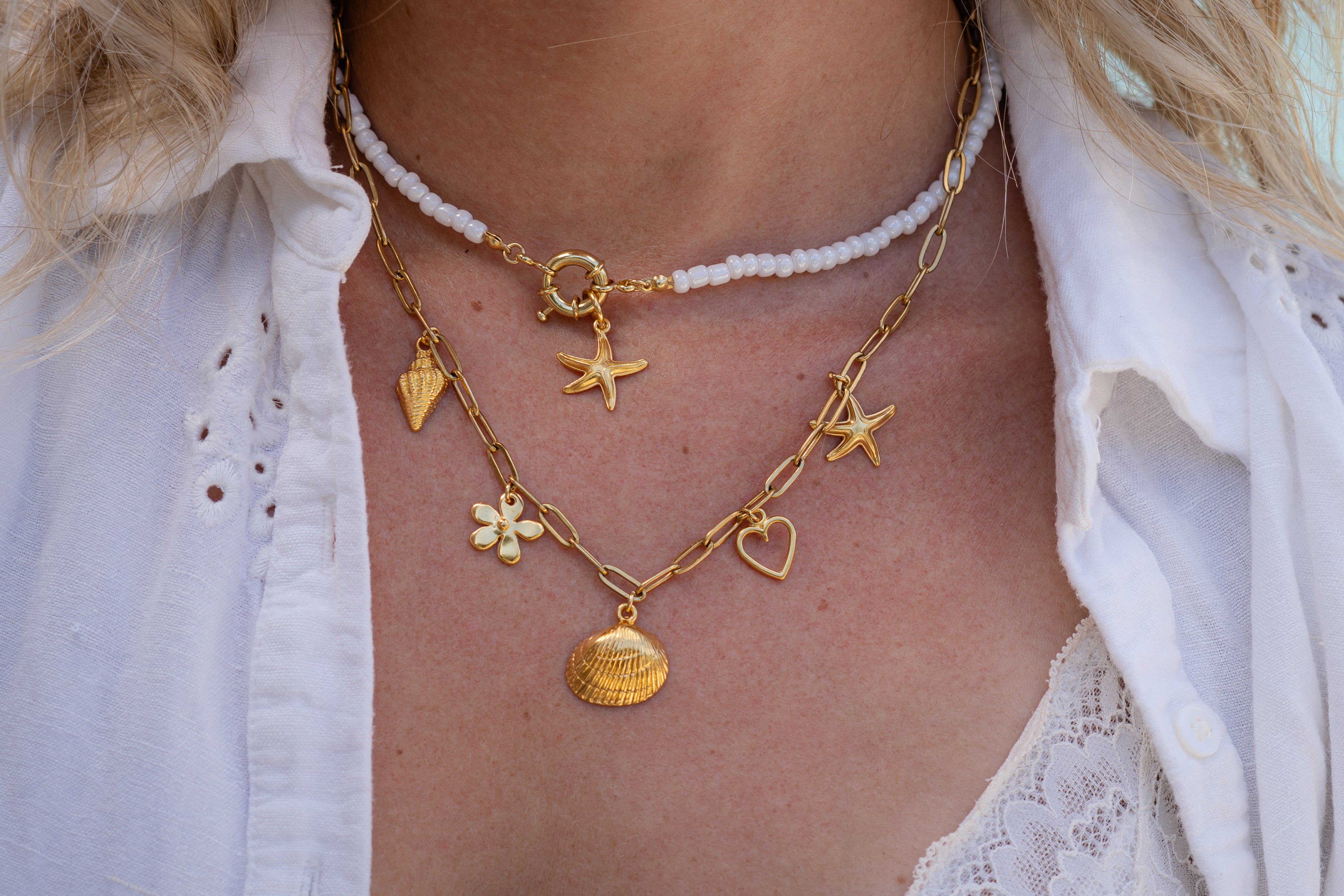 Be Lovely | Handgemaakte Beach Ketting met Gouden Bedels - Roestvrij Staal