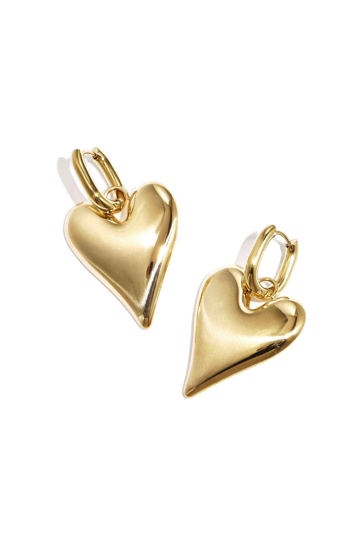 Goudkleurige stainless steel oorringen met groot glad hart