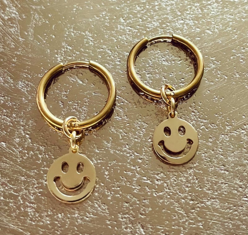 Be-Lovely | Gouden Smiley Oorringen van Stainless Steel